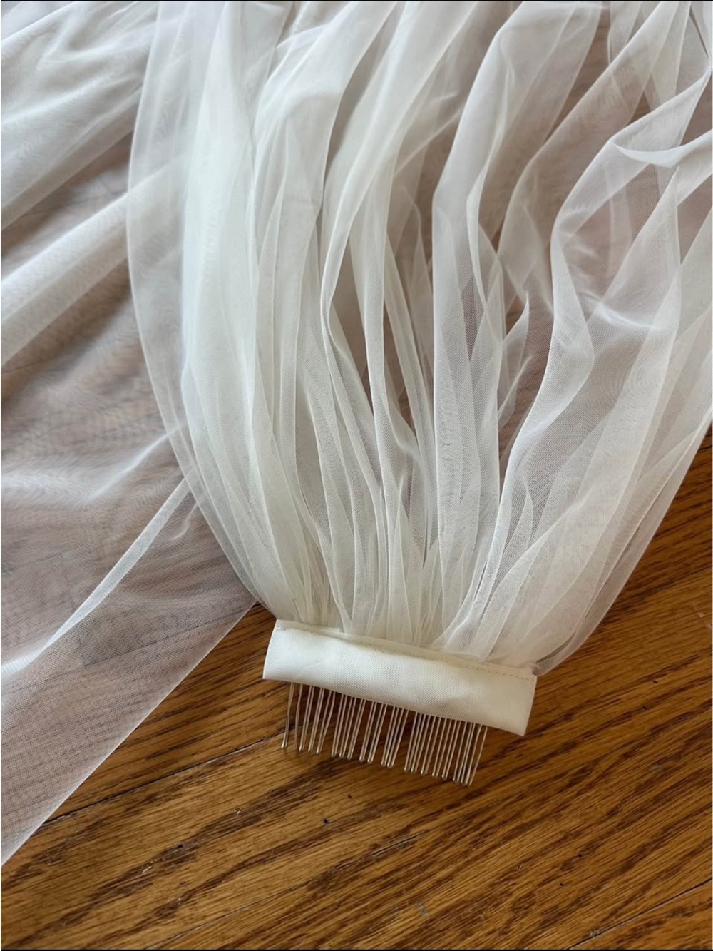 90 inch Veil in Ivory - never worn